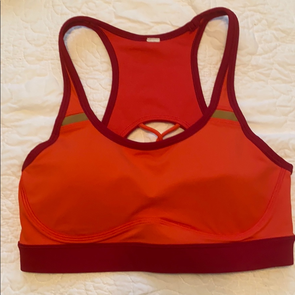 Lululemon size 6 NWOT sports bra
